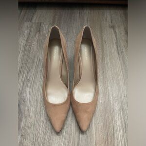 And Taylor kitten heels